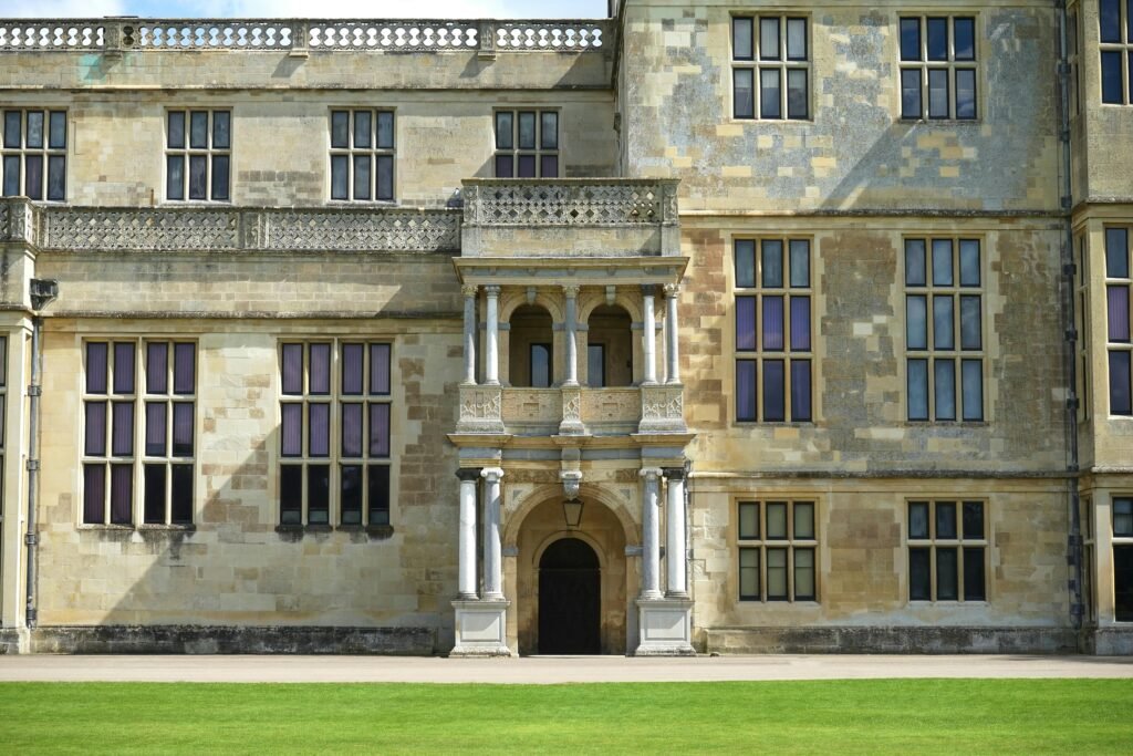 pexels mikebirdy 387150